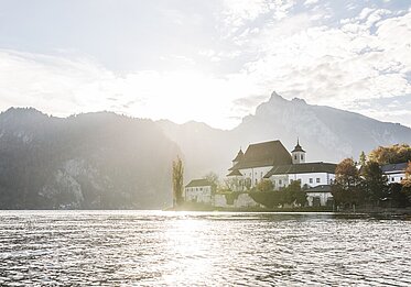 [Translate to Englisch:] Kloster Traunkirchen